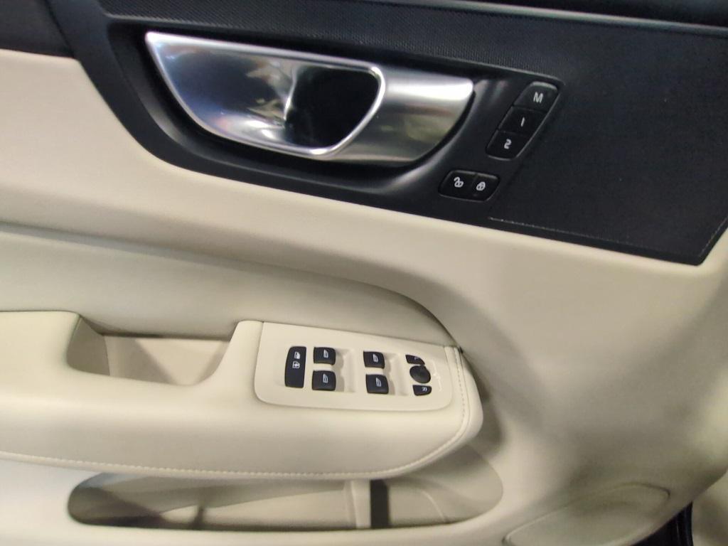 used 2023 Volvo XC60 Recharge Plug-In Hybrid car, priced at $32,945