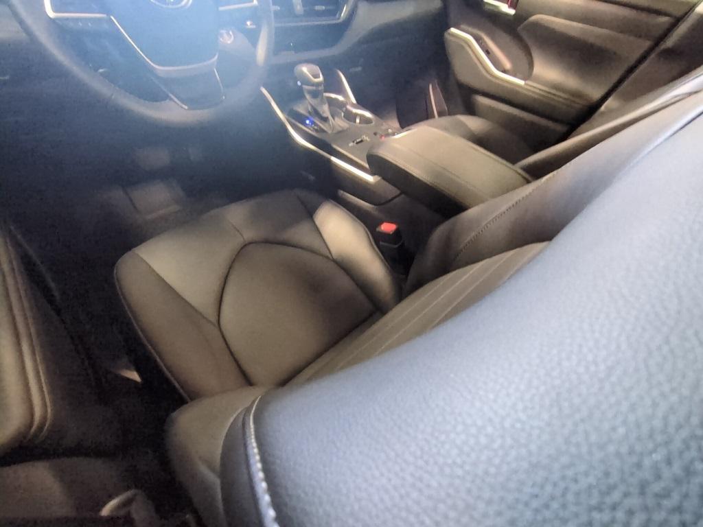used 2024 Toyota Highlander Hybrid car, priced at $45,262