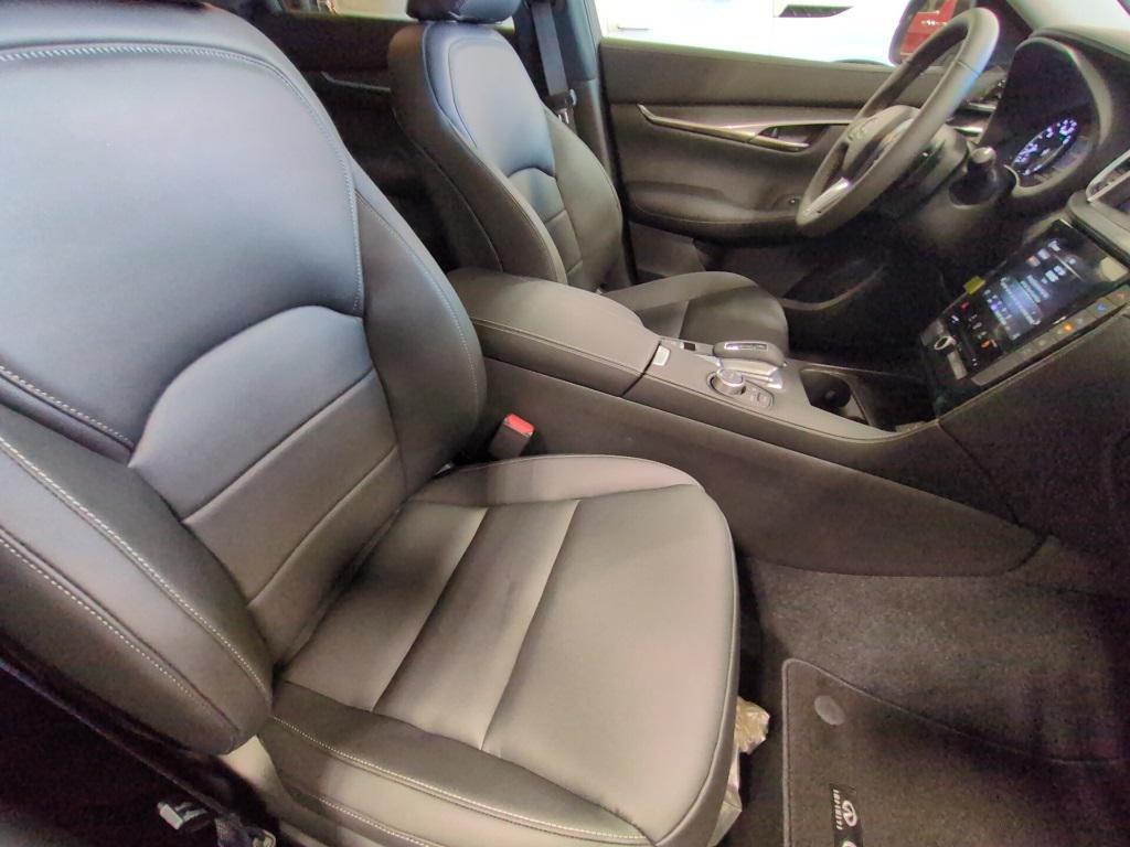 new 2025 INFINITI QX50 car, priced at $36,572