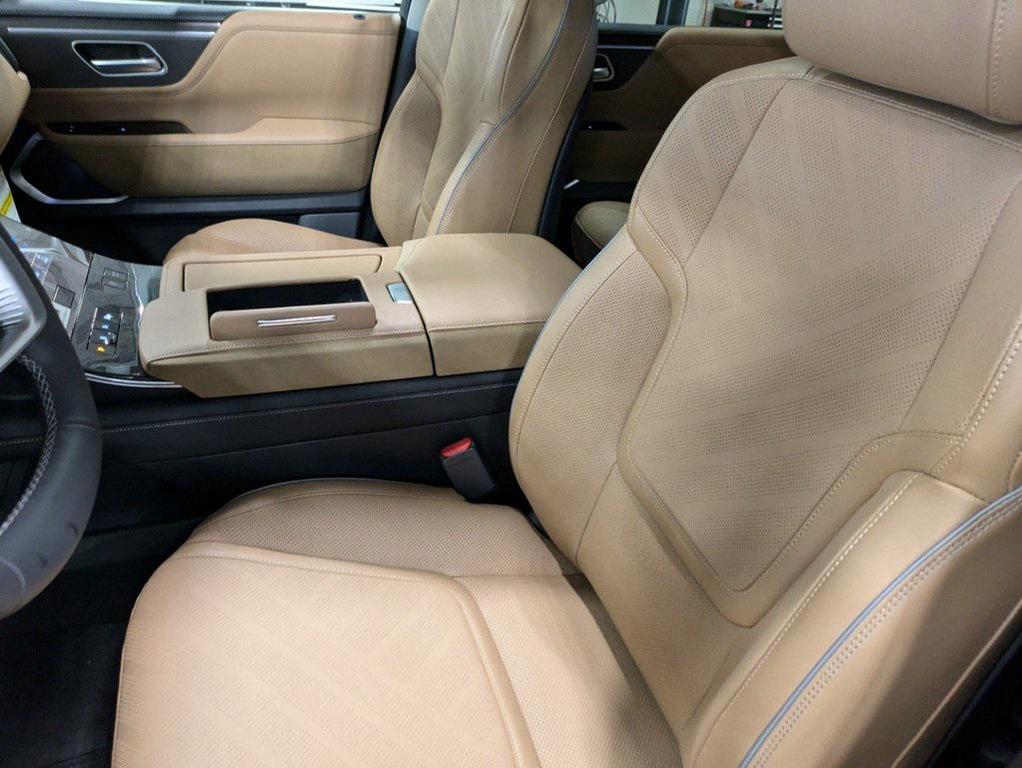 new 2025 INFINITI QX80 car, priced at $80,326
