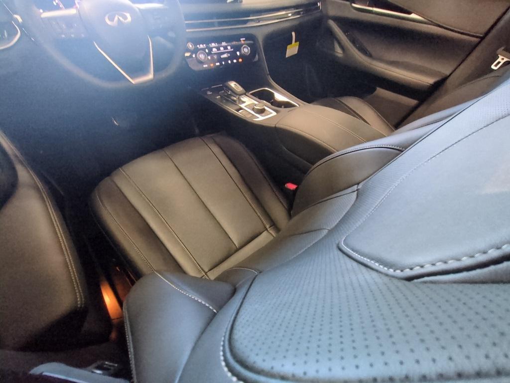 new 2025 INFINITI QX60 car, priced at $42,558
