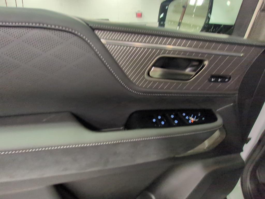 new 2026 INFINITI QX80 car, priced at $102,860