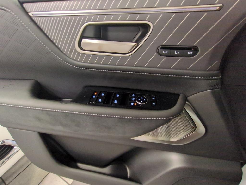 new 2026 INFINITI QX80 car, priced at $102,860