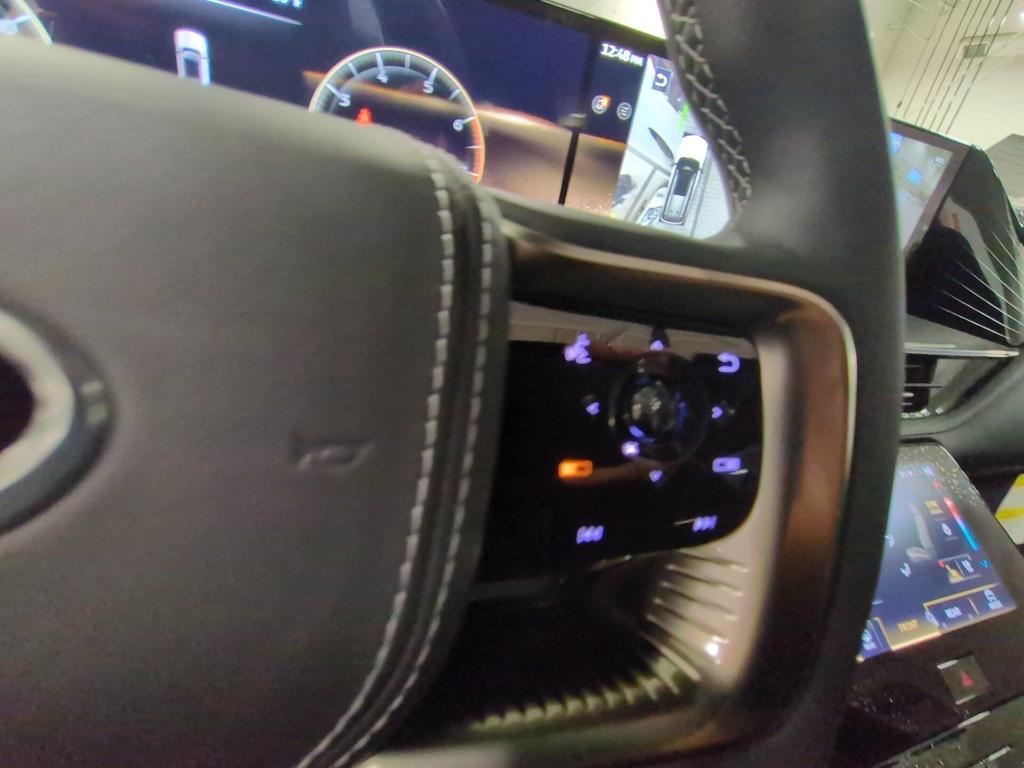 new 2026 INFINITI QX80 car, priced at $102,860