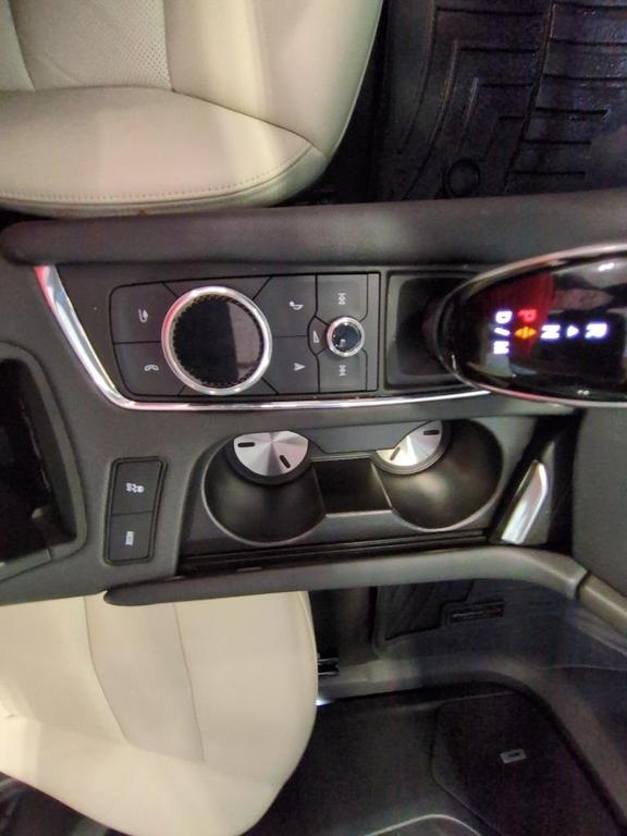 used 2022 Cadillac XT6 car, priced at $34,728