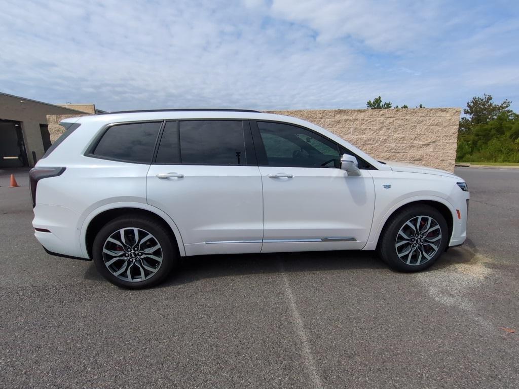 used 2022 Cadillac XT6 car, priced at $34,728
