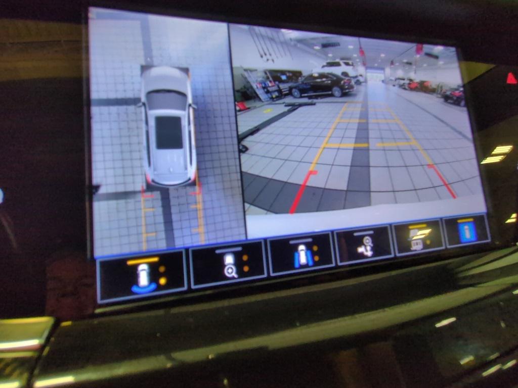 used 2022 Cadillac XT6 car, priced at $34,728