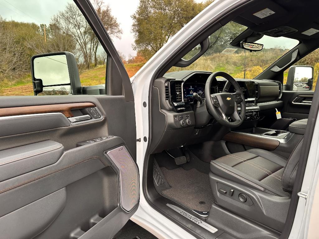 new 2025 Chevrolet Silverado 3500 car, priced at $84,920