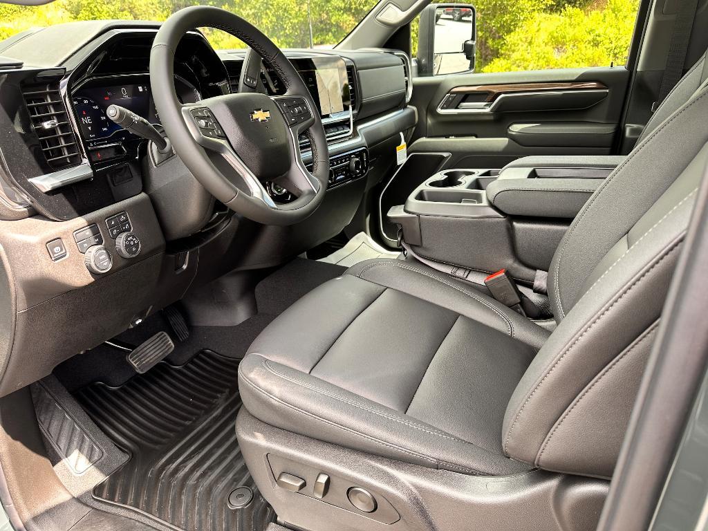 new 2025 Chevrolet Silverado 3500 car, priced at $69,704