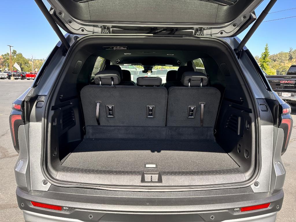 new 2025 Chevrolet Traverse car, priced at $42,160