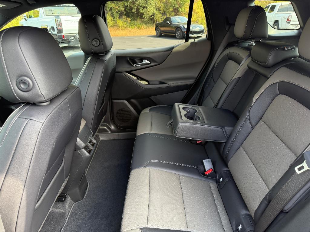 new 2026 Chevrolet Equinox car, priced at $31,431