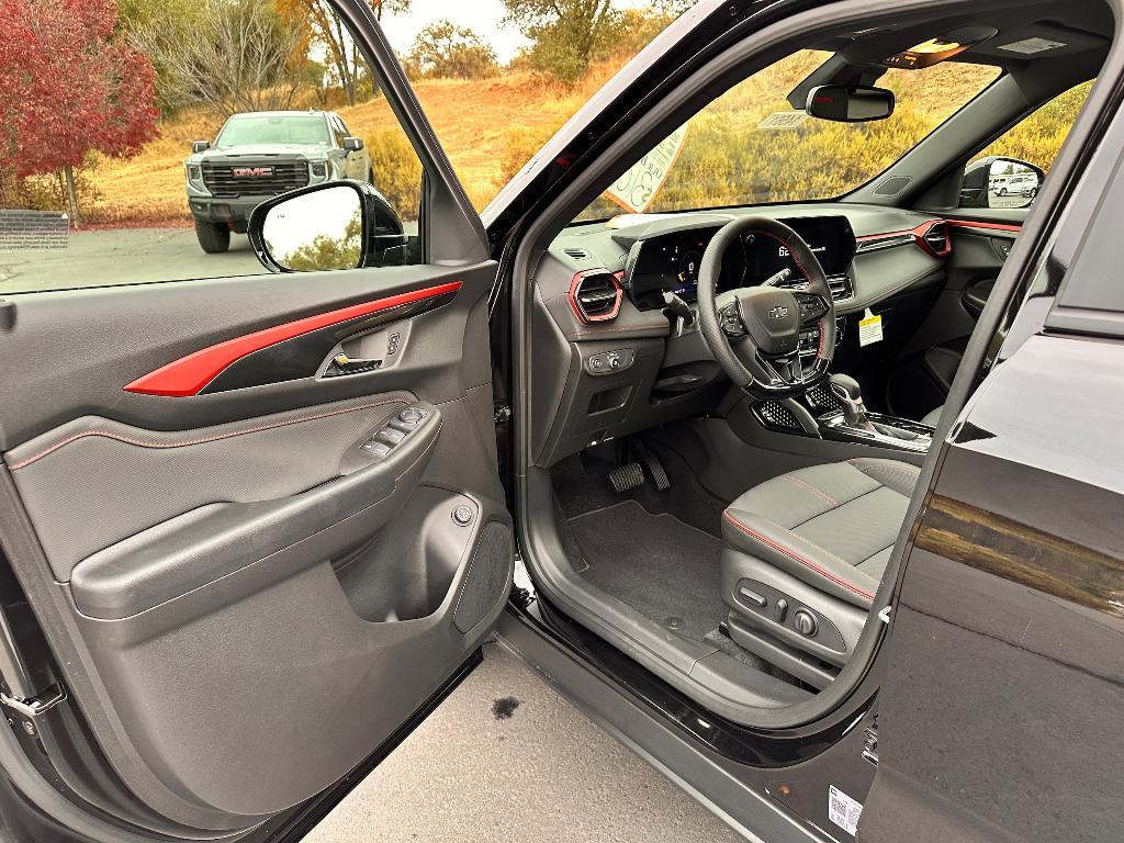 new 2025 Chevrolet TrailBlazer car, priced at $30,524