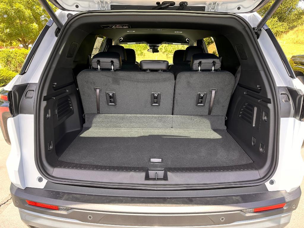 new 2025 Chevrolet Traverse car, priced at $49,346