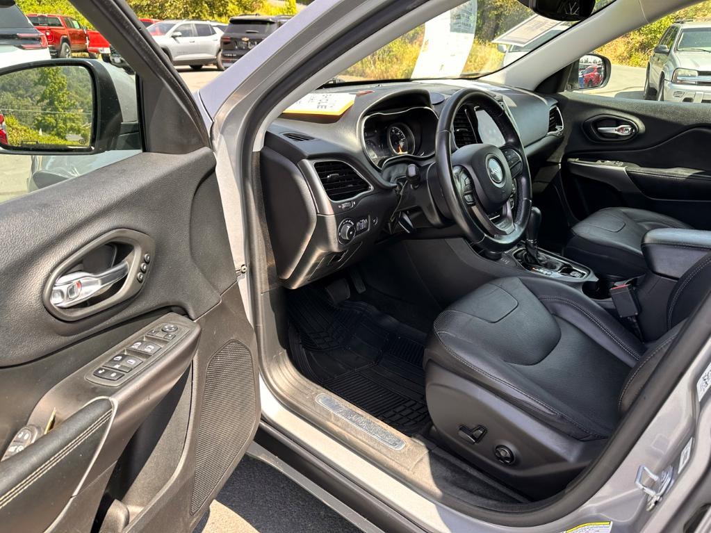 used 2020 Jeep Cherokee car, priced at $18,788