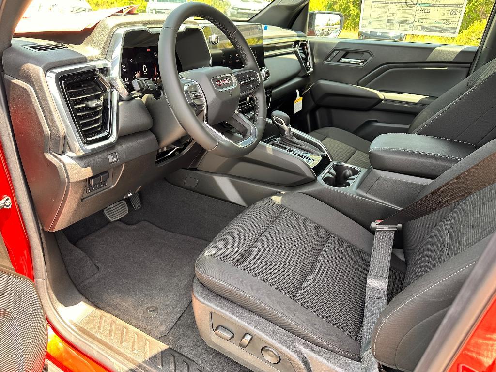 new 2025 GMC Canyon car, priced at $42,095