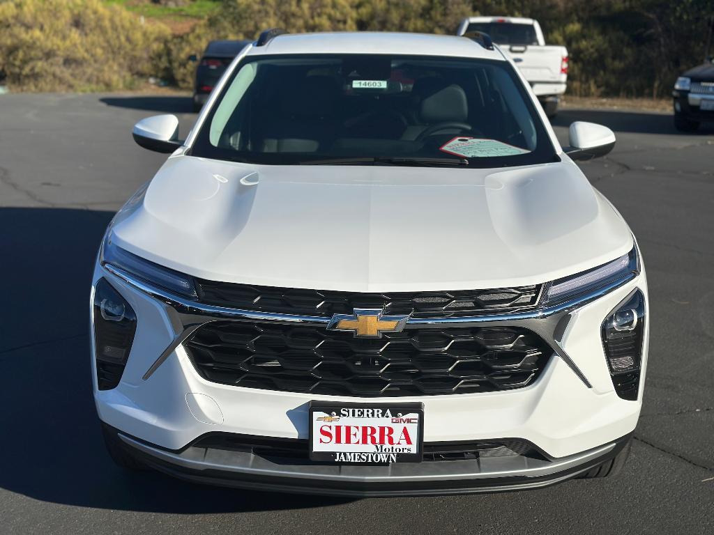 new 2025 Chevrolet Trax car, priced at $23,742