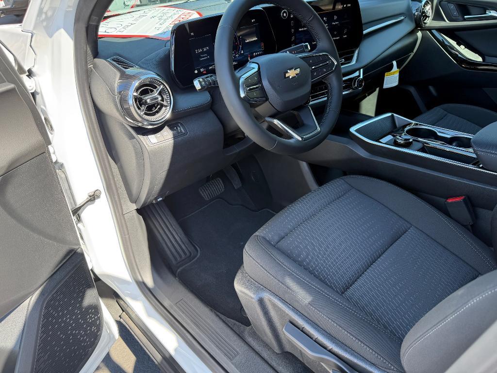 new 2026 Chevrolet Equinox car, priced at $30,629