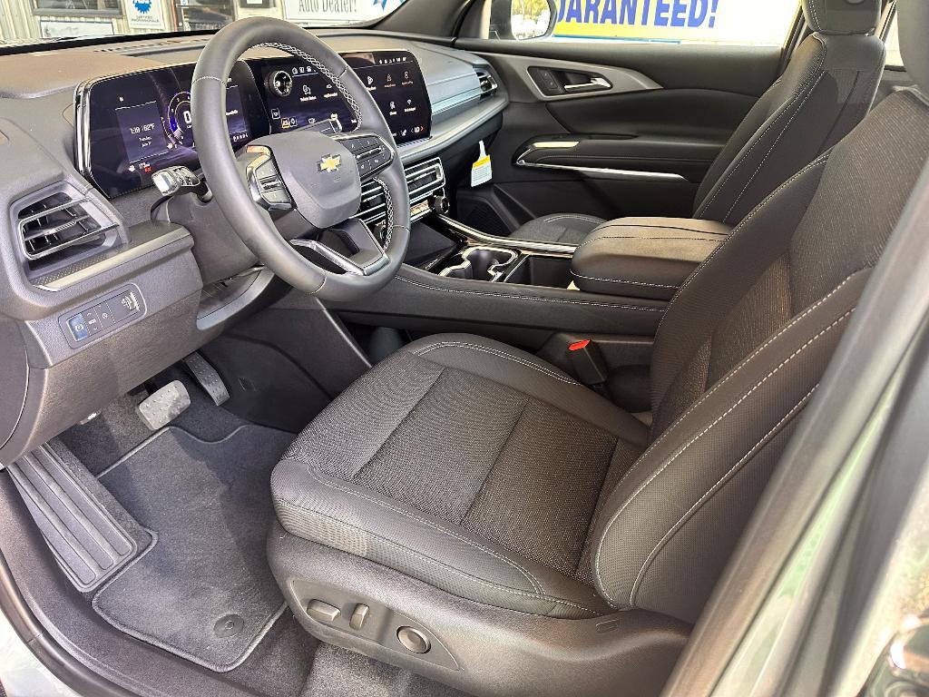 new 2025 Chevrolet Traverse car, priced at $42,160