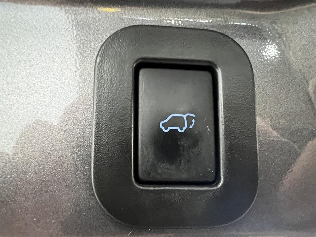 used 2019 Toyota Sienna car, priced at $25,593