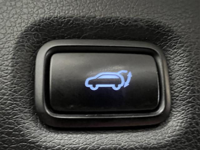 used 2019 Hyundai Santa Fe car, priced at $17,393