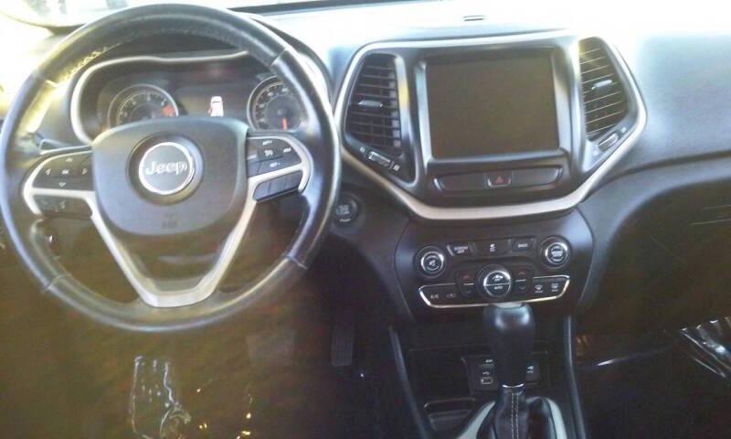 used 2016 Jeep Cherokee car, priced at $7,488