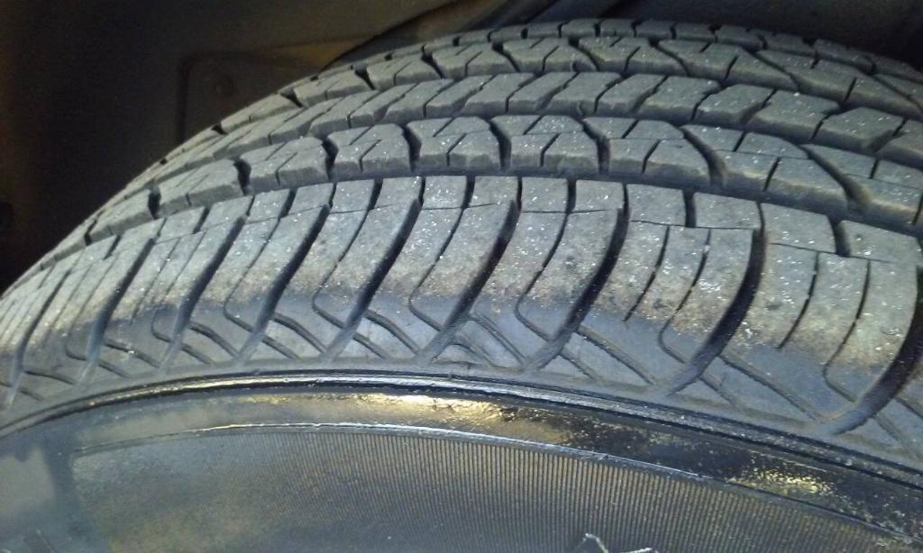 used 2008 Saturn Vue car, priced at $3,888