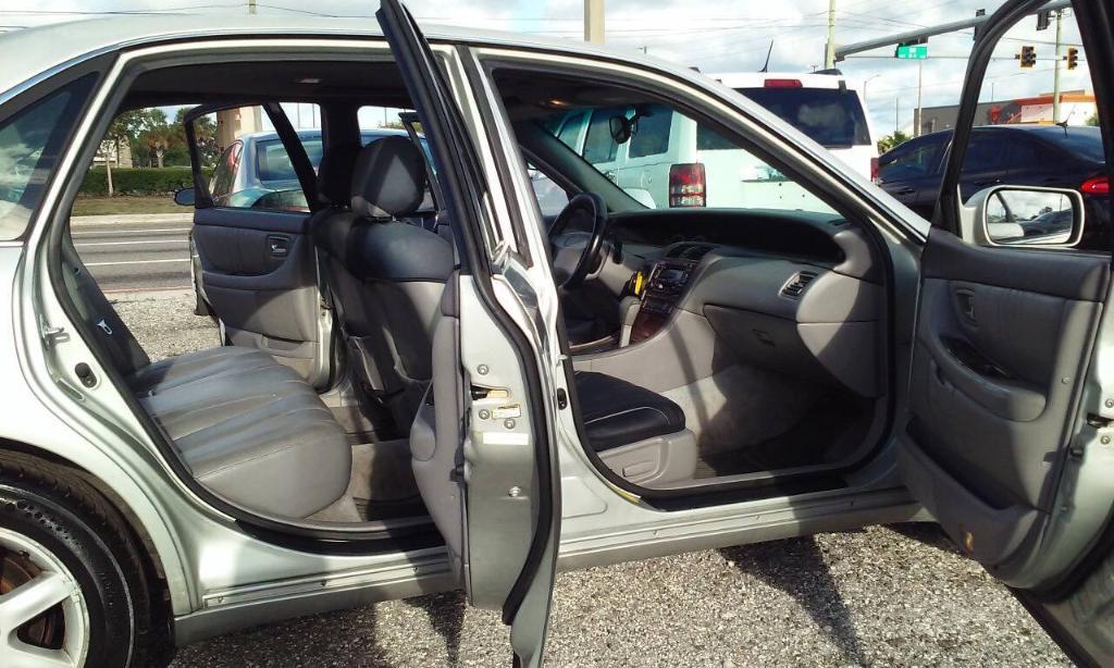 used 2001 Toyota Avalon car, priced at $2,288