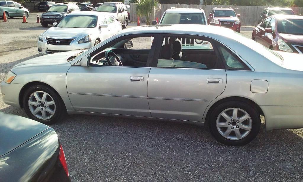 used 2001 Toyota Avalon car, priced at $2,288