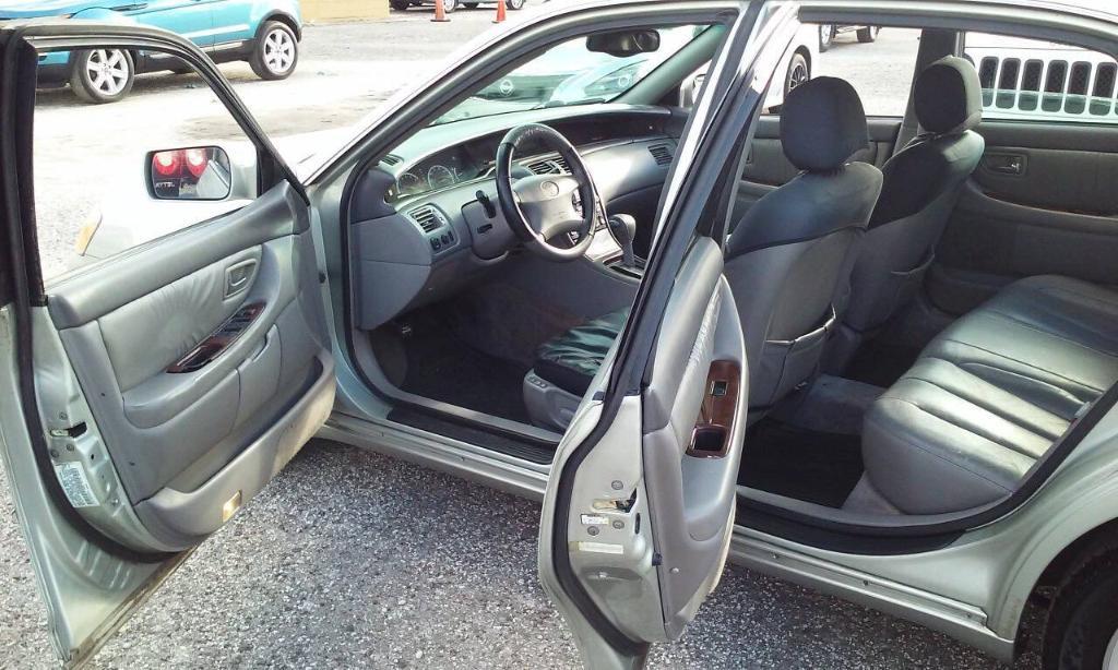 used 2001 Toyota Avalon car, priced at $2,288