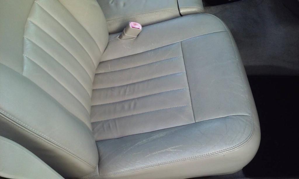 used 2007 Lincoln Town Car car, priced at $1,898