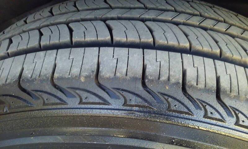 used 2006 Kia Sorento car, priced at $4,188