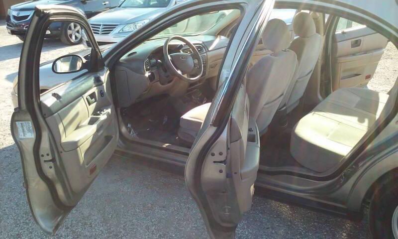 used 2005 Ford Taurus car, priced at $3,588