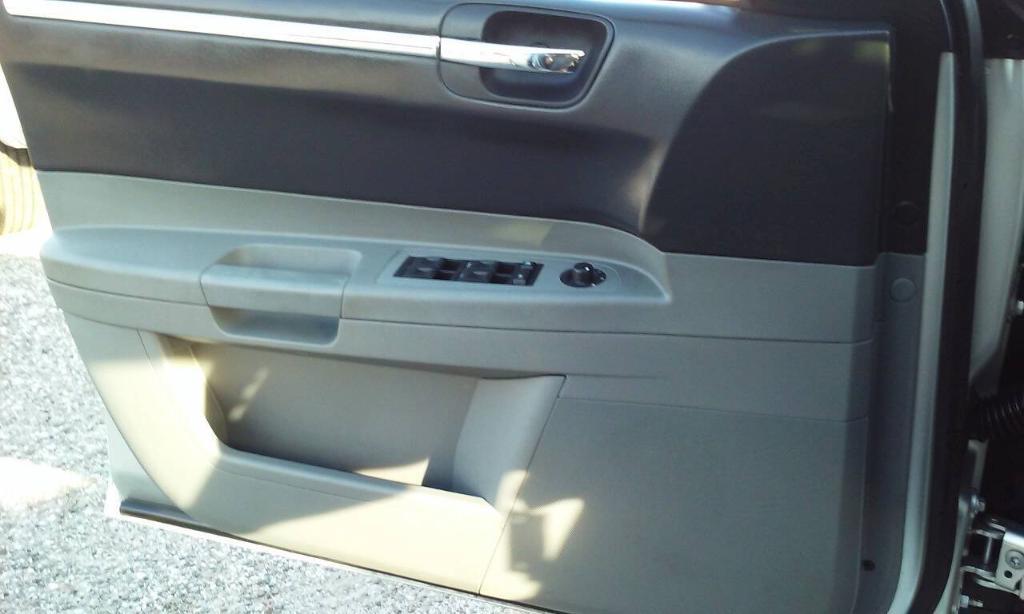 used 2005 Chrysler 300 car, priced at $3,588