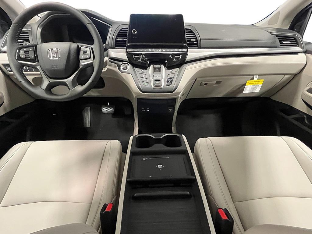 new 2026 Honda Odyssey car, priced at $44,290