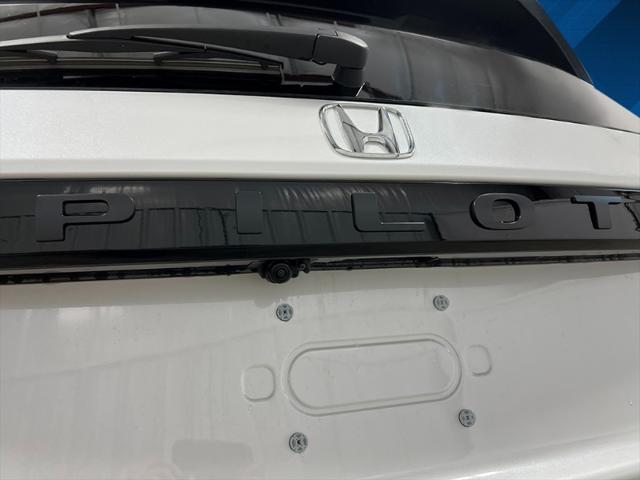 new 2025 Honda Pilot car, priced at $52,090