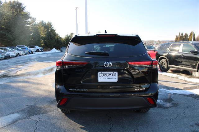 used 2022 Toyota Highlander car, priced at $37,150