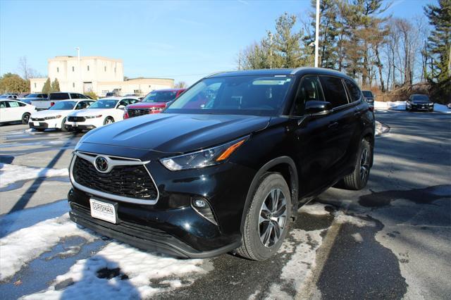 used 2022 Toyota Highlander car, priced at $37,150