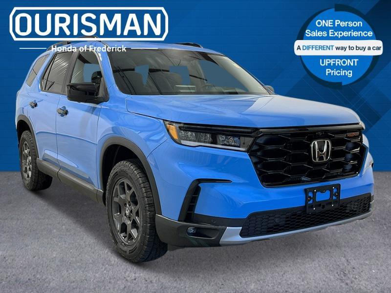 new 2025 Honda Pilot car, priced at $51,350