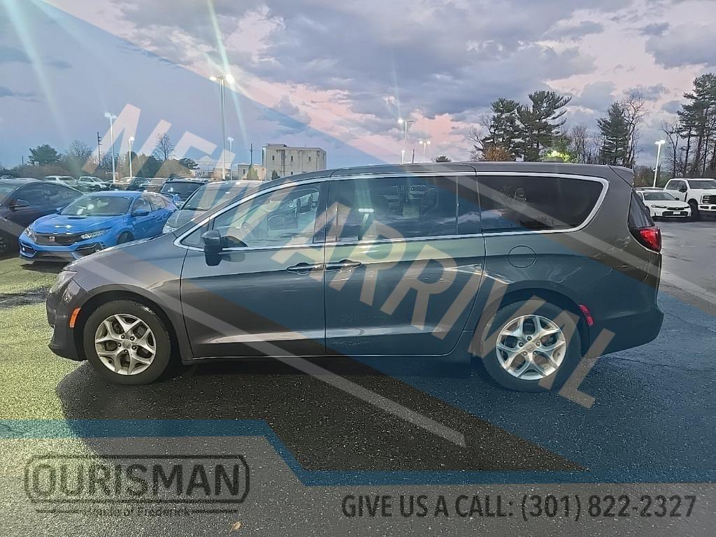 used 2017 Chrysler Pacifica car, priced at $14,800