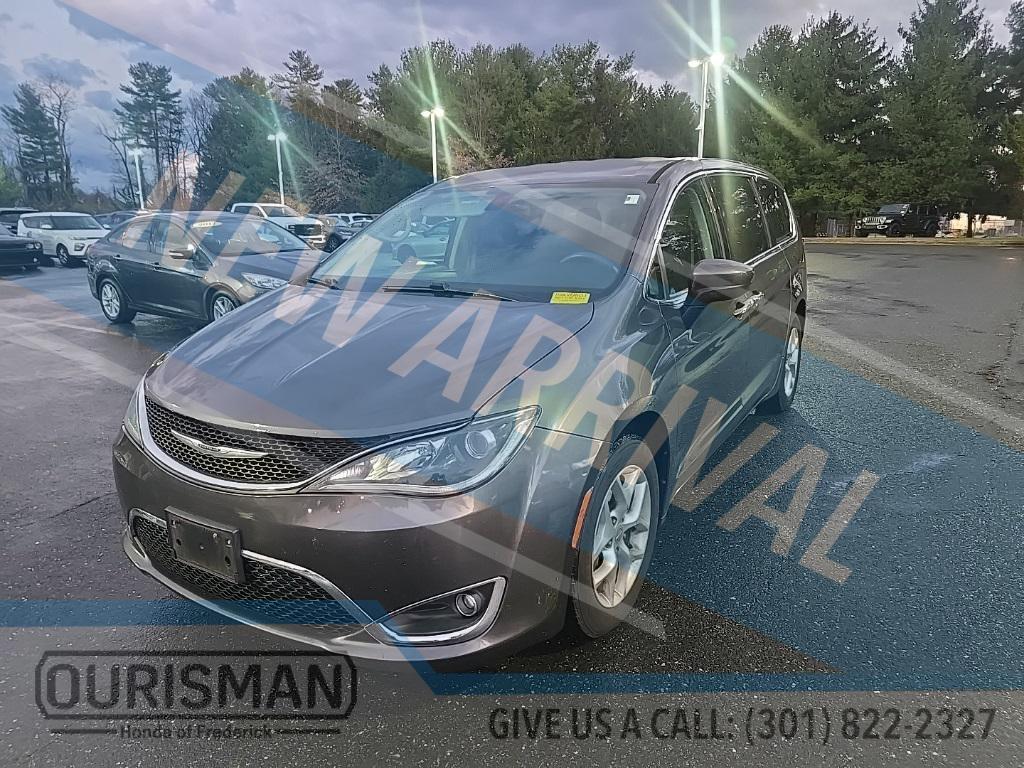 used 2017 Chrysler Pacifica car, priced at $14,800