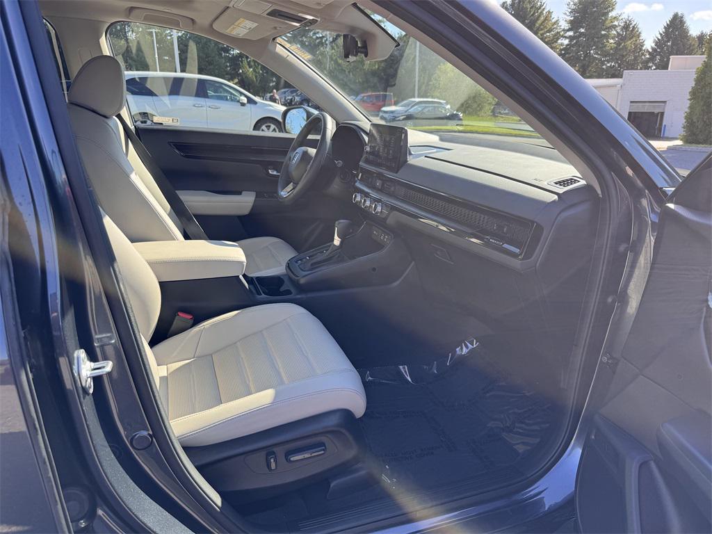 used 2023 Honda CR-V car, priced at $32,400