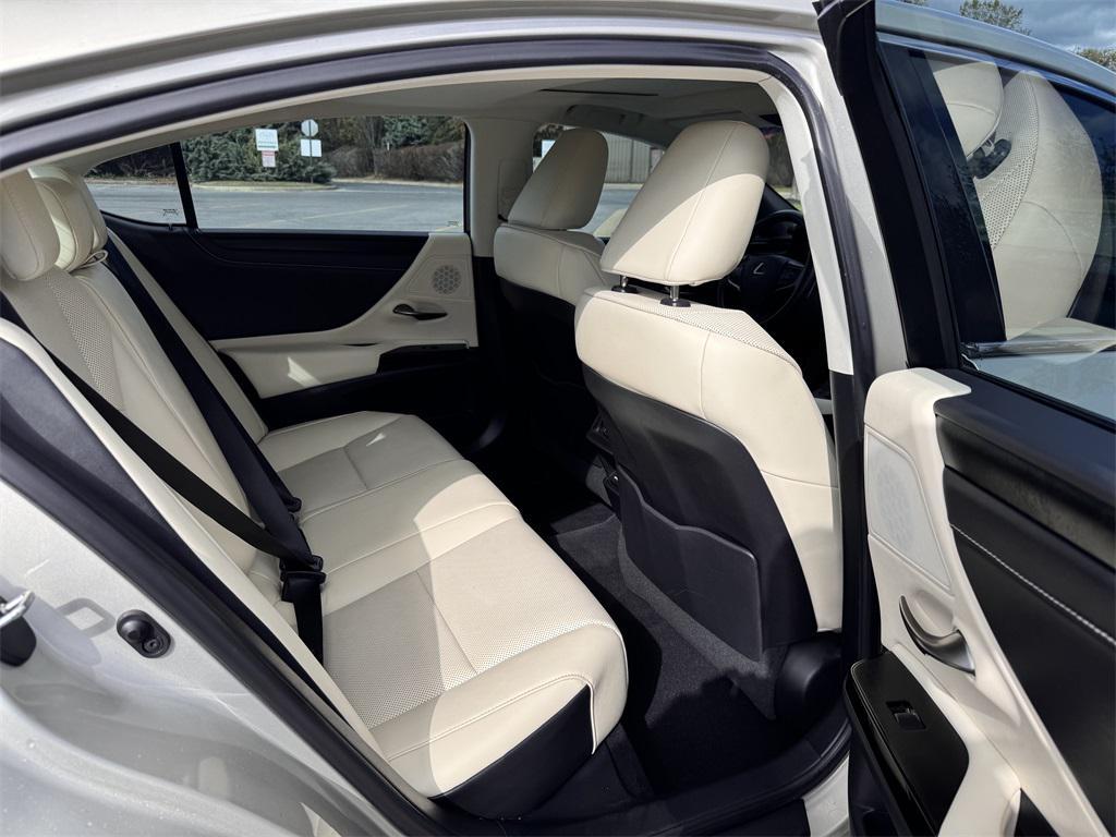 used 2022 Lexus ES 350 car, priced at $30,650
