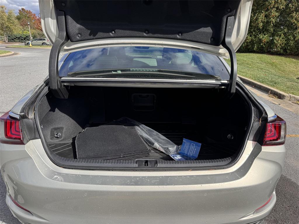 used 2022 Lexus ES 350 car, priced at $30,650