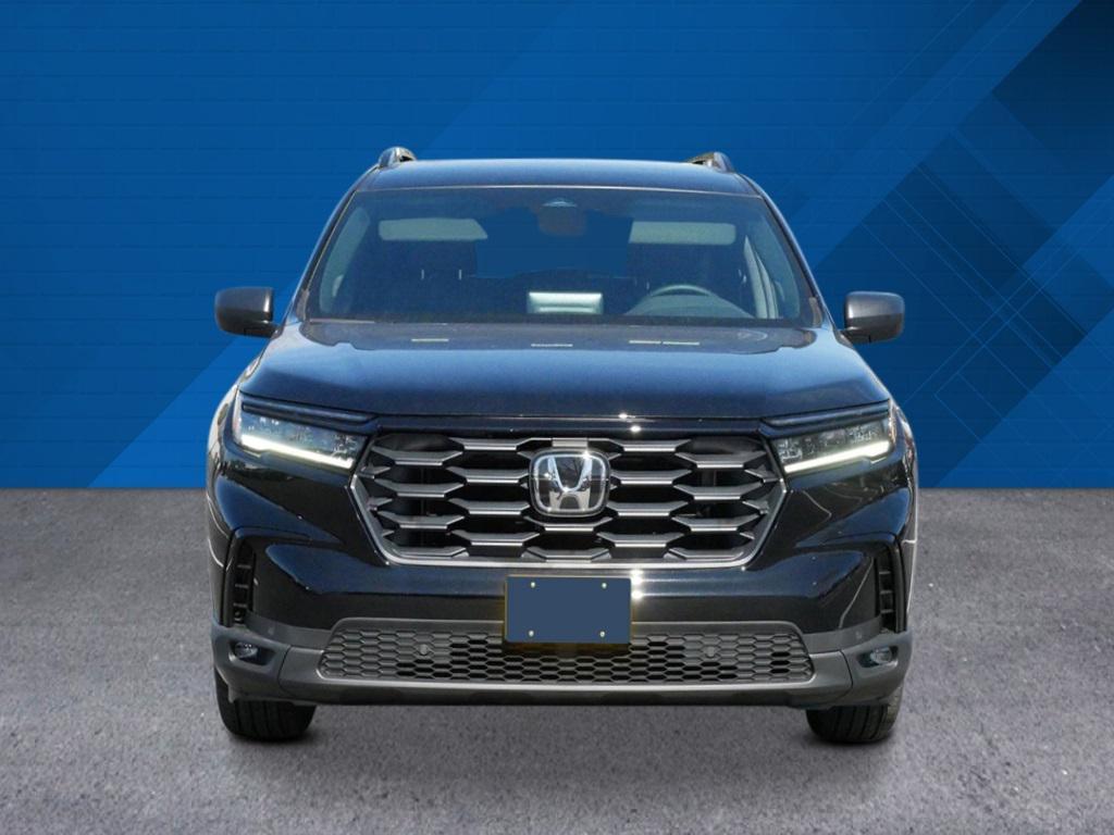 new 2025 Honda Pilot car, priced at $43,795