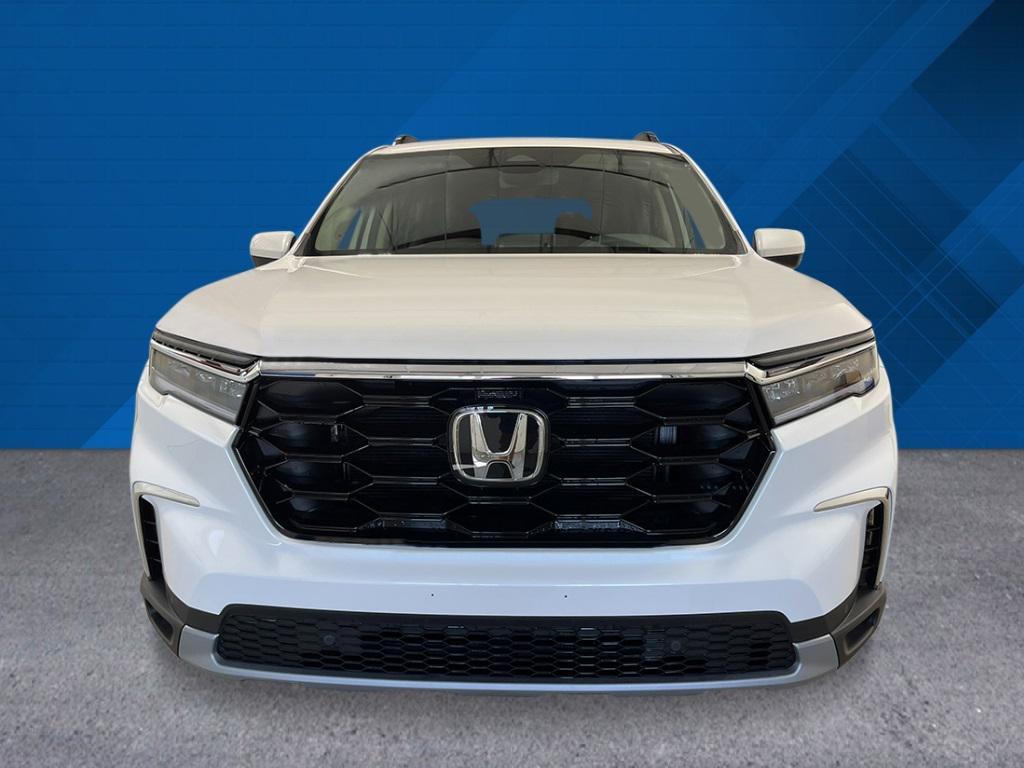 new 2025 Honda Pilot car, priced at $51,550