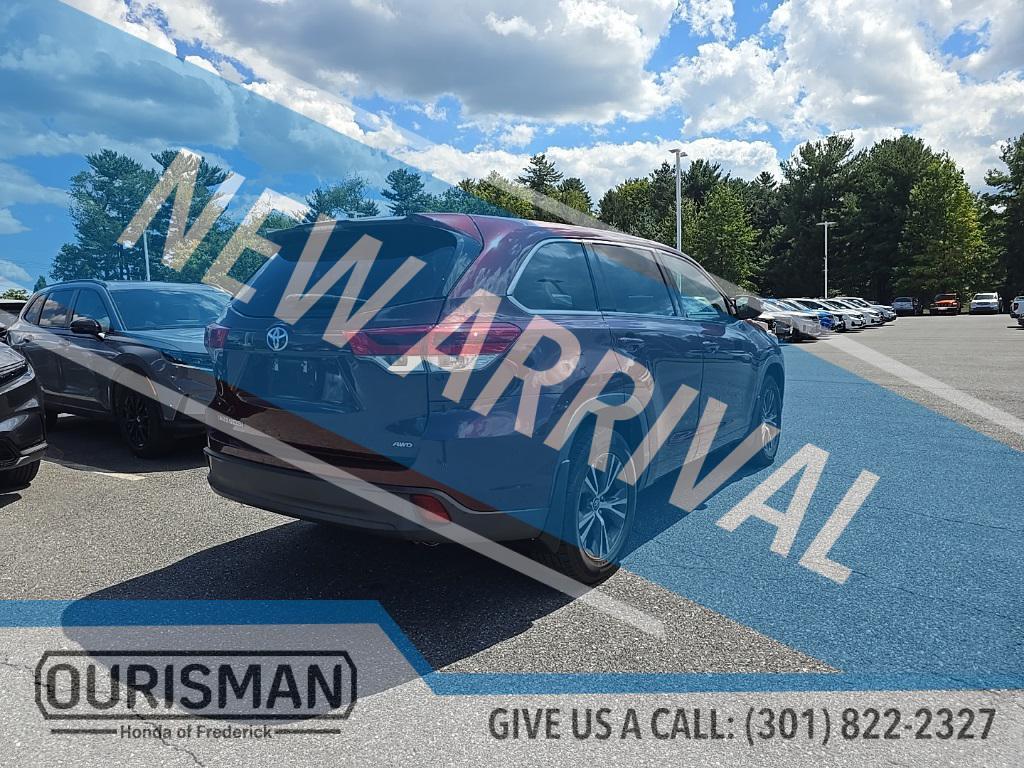 used 2017 Toyota Highlander car, priced at $20,490
