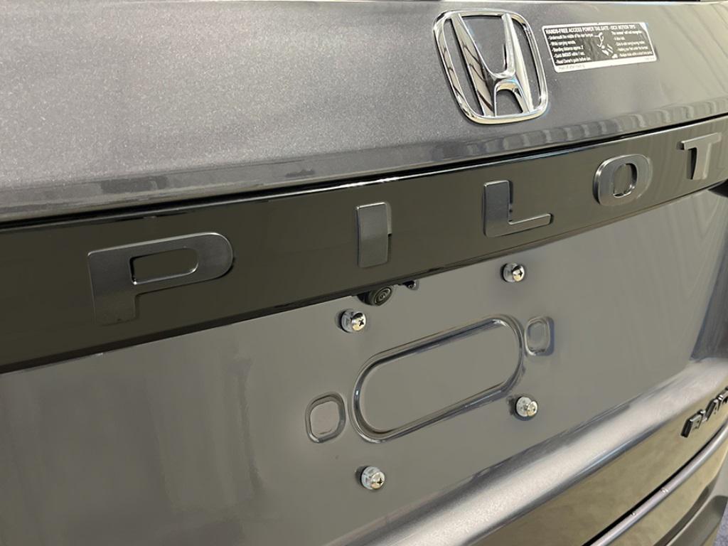 new 2025 Honda Pilot car, priced at $56,075