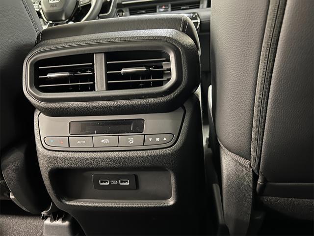new 2025 Honda Pilot car, priced at $52,235