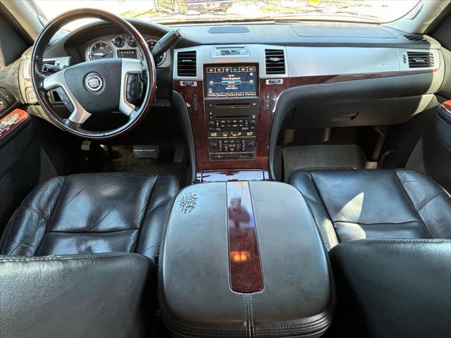 used 2010 Cadillac Escalade car, priced at $13,495