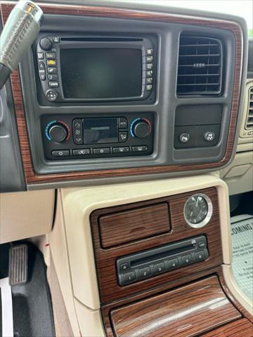 used 2004 Cadillac Escalade car, priced at $7,495